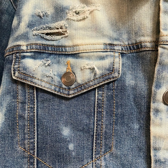 Custom Hand Painted Michigan State Denim Jacket, Size XL - Picture 7 of 14